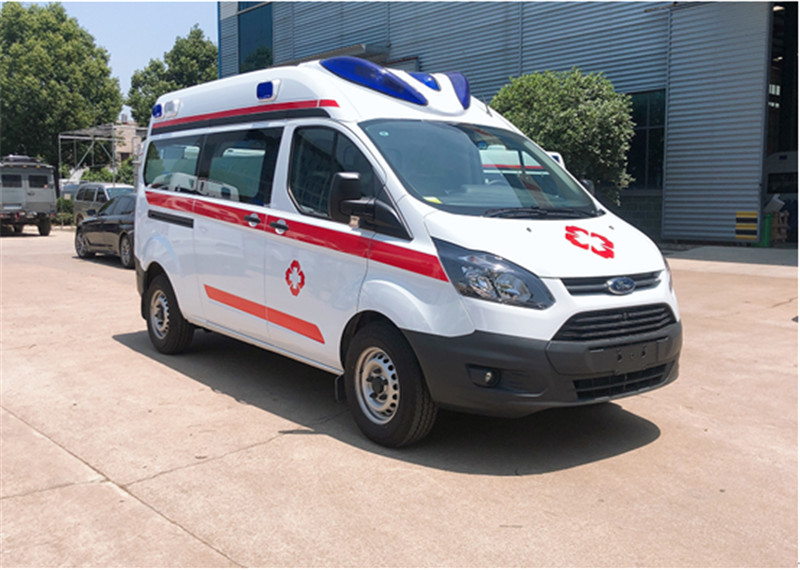 福特V362救護車 (4).jpg