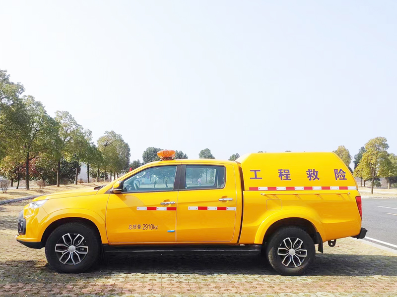 800X600江鈴皮卡救險(xiǎn)車2.jpg